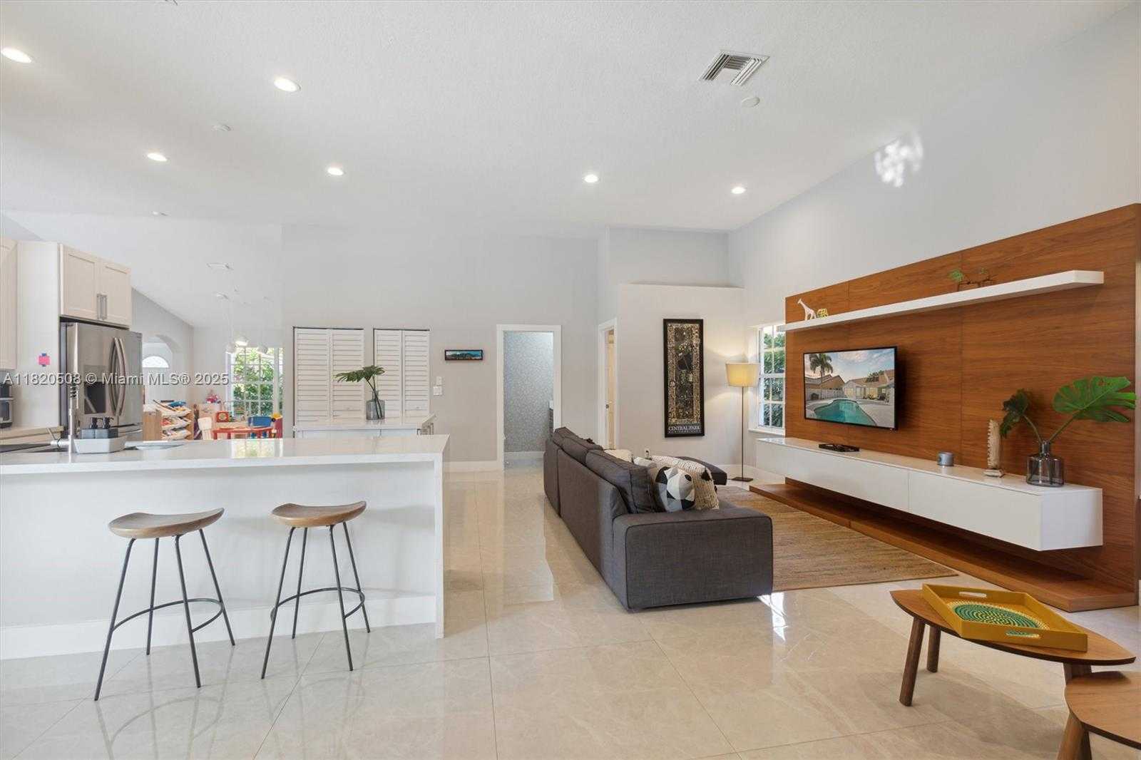 Small Image of 803 HERITAGE DR, Weston Number 37