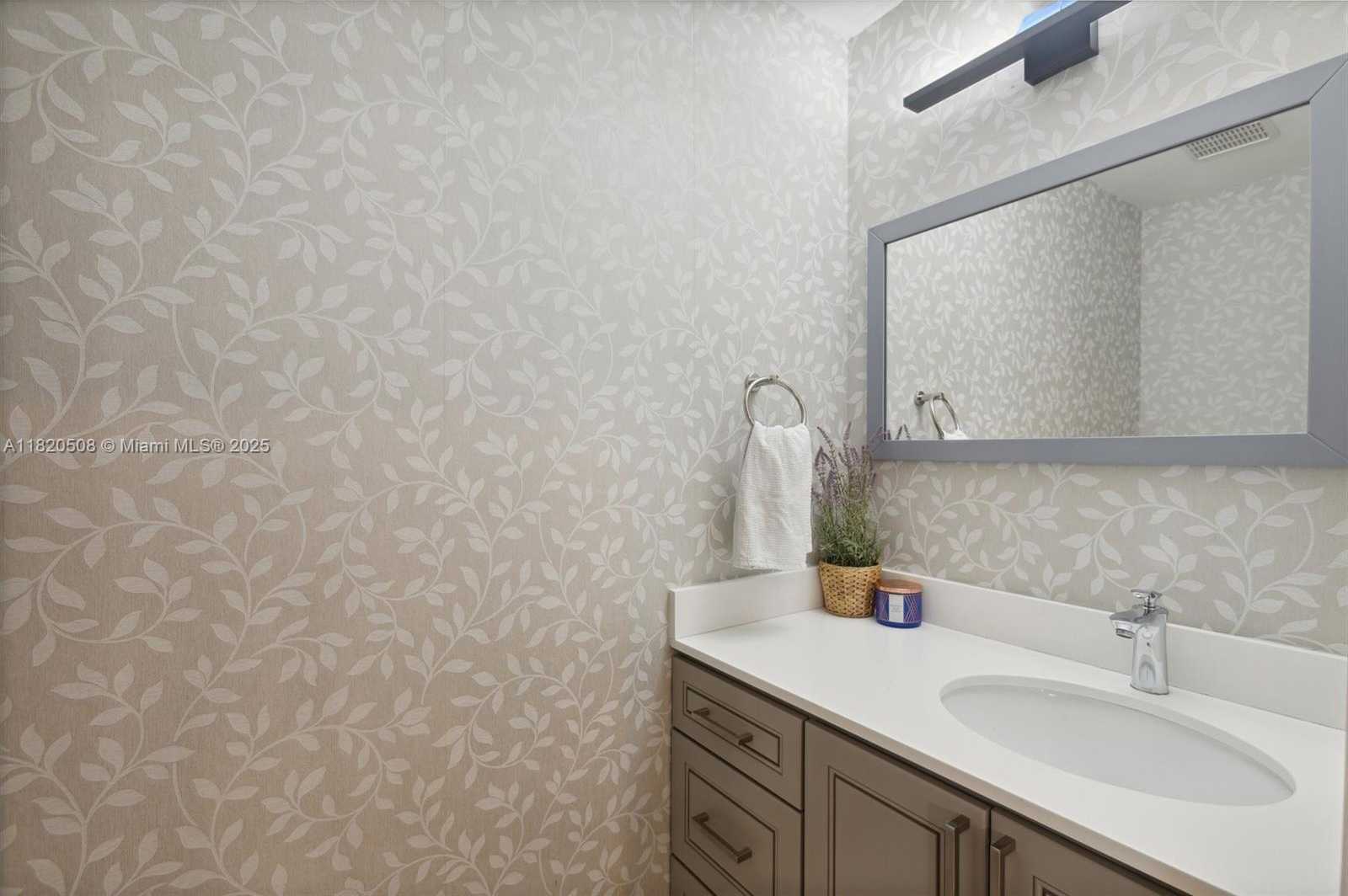 Small Image of 803 HERITAGE DR, Weston Number 38