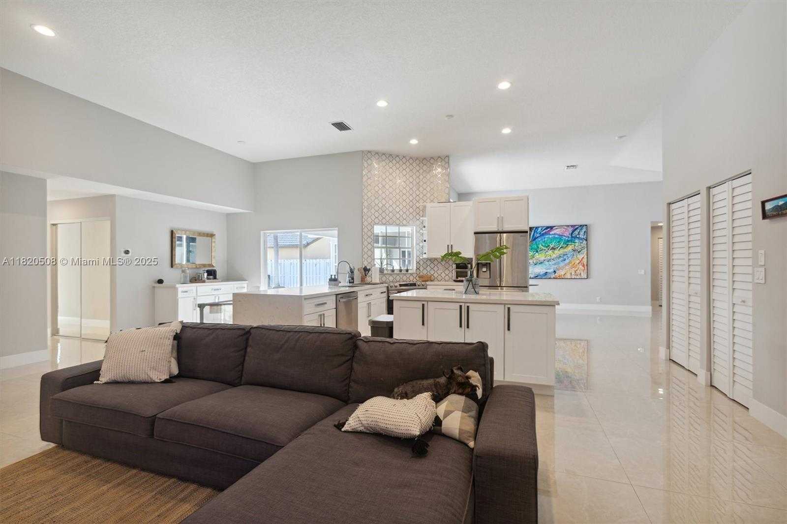 Small Image of 803 HERITAGE DR, Weston Number 39