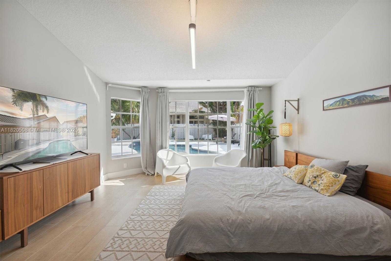 Small Image of 803 HERITAGE DR, Weston Number 40