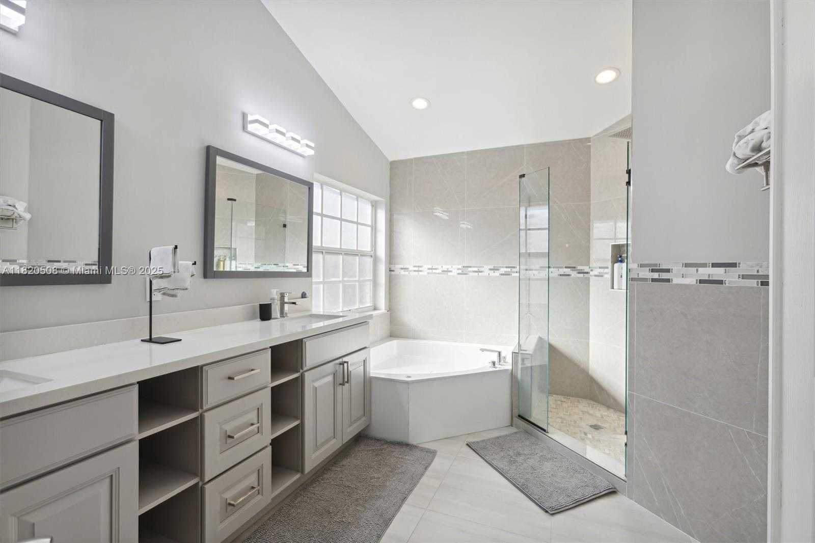 Small Image of 803 HERITAGE DR, Weston Number 41