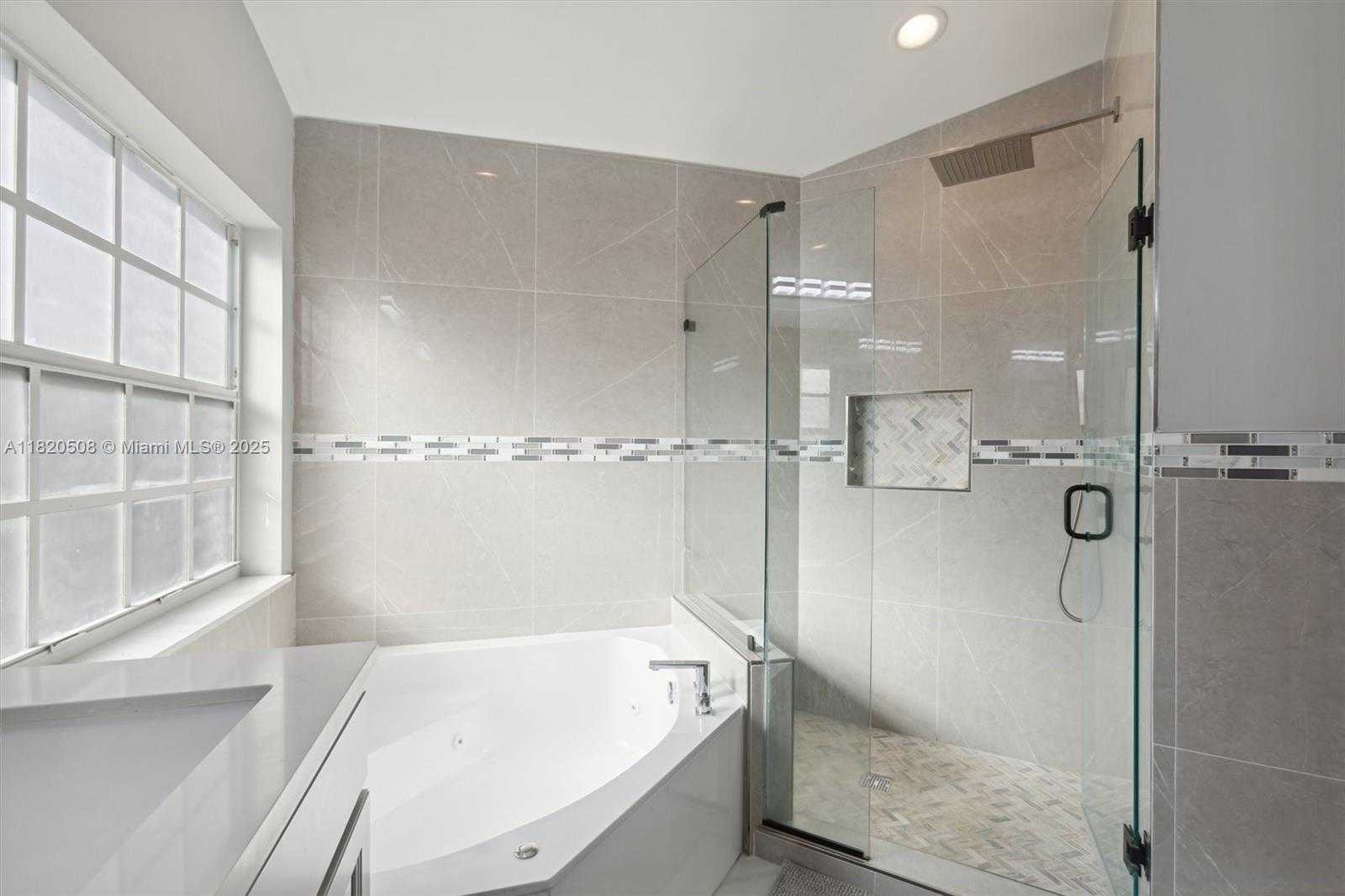 Small Image of 803 HERITAGE DR, Weston Number 42