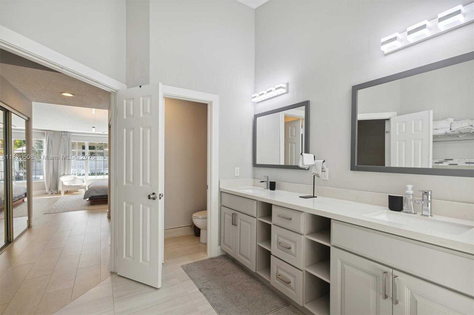 Small Image of 803 HERITAGE DR, Weston Number 43