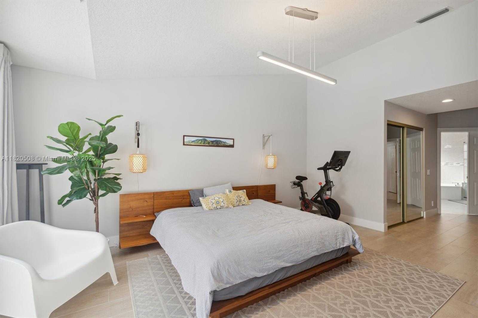 Small Image of 803 HERITAGE DR, Weston Number 44