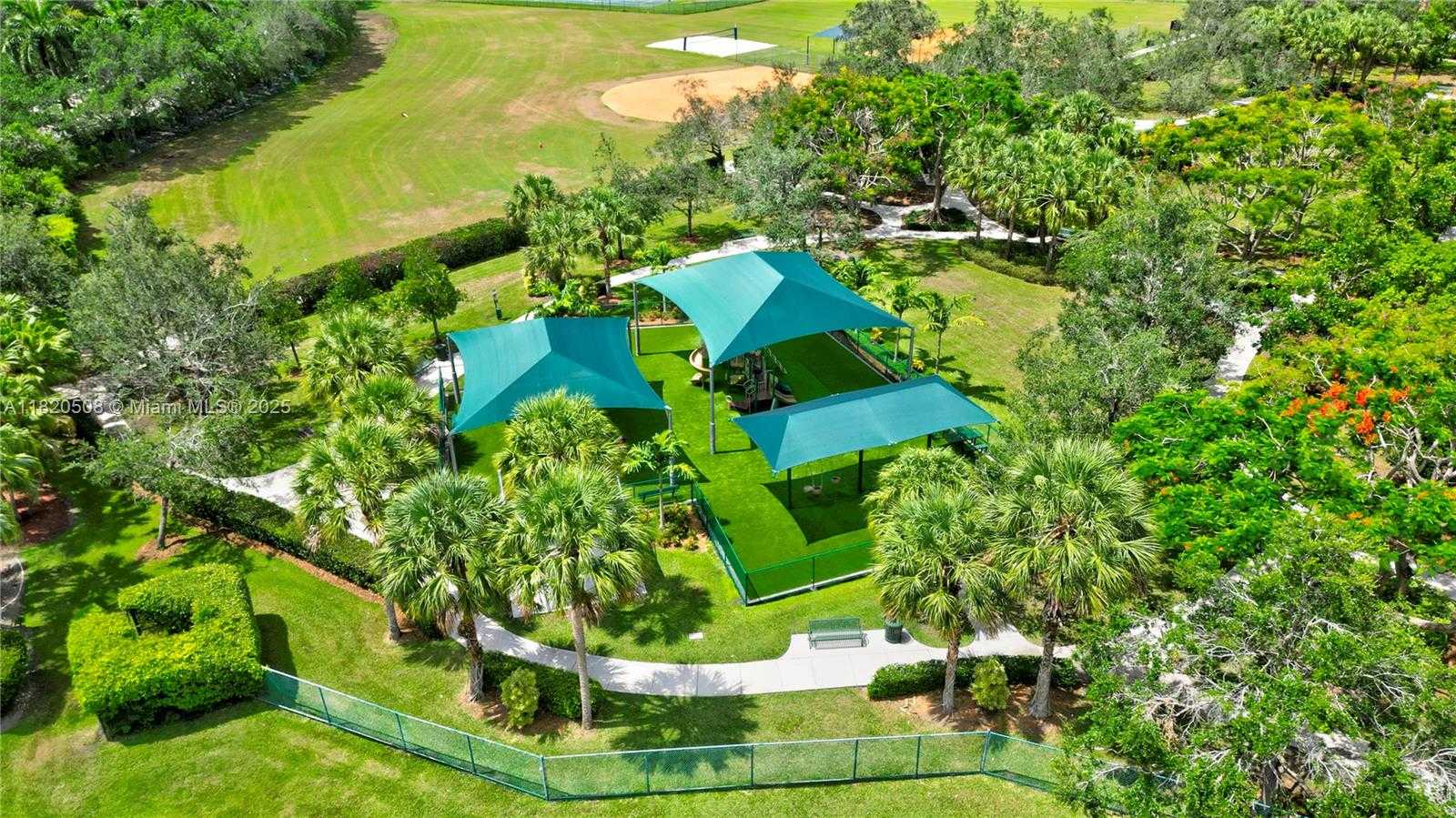Small Image of 803 HERITAGE DR, Weston Number 69