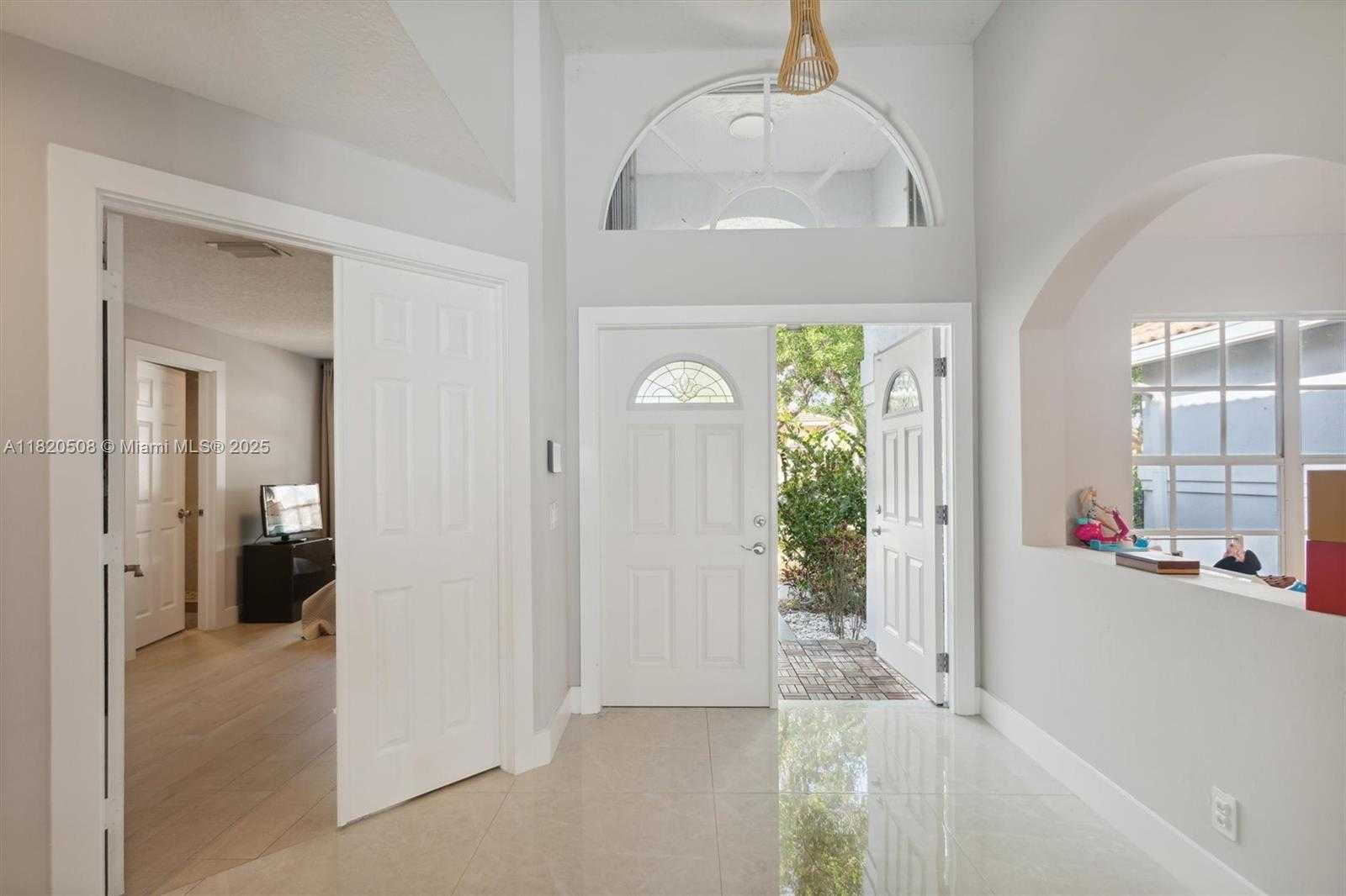 Small Image of 803 HERITAGE DR, Weston Number 7
