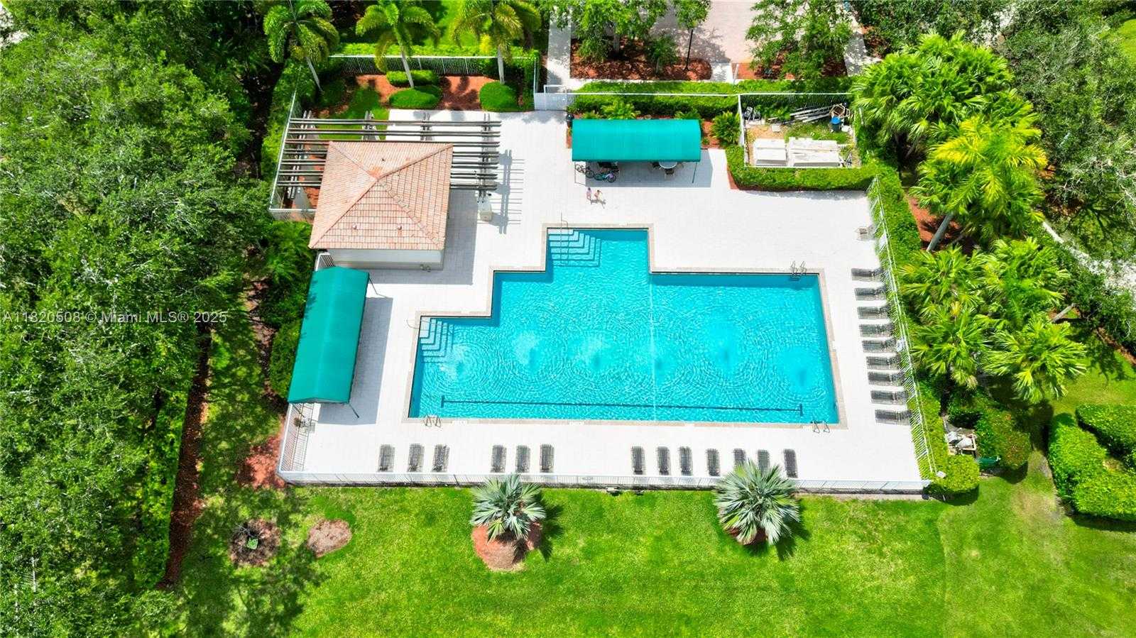 Small Image of 803 HERITAGE DR, Weston Number 71
