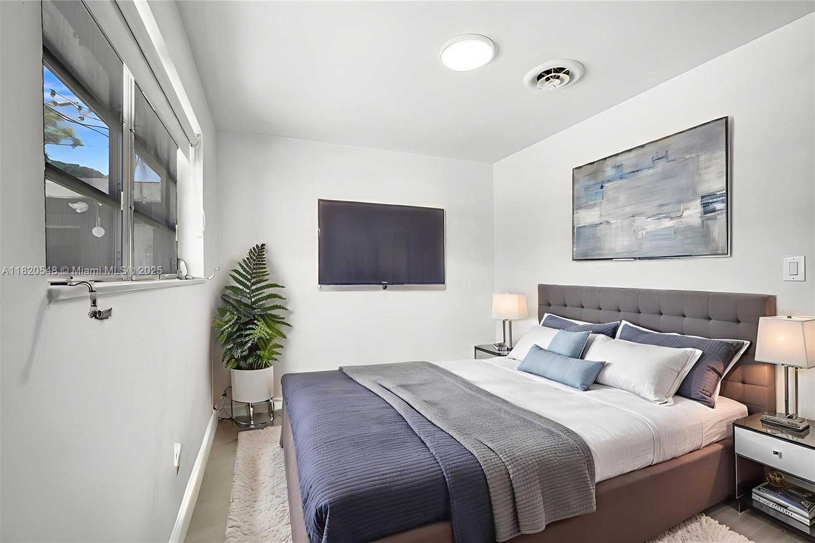 Small Image of 3338 CLEVELAND ST, Hollywood Number 13