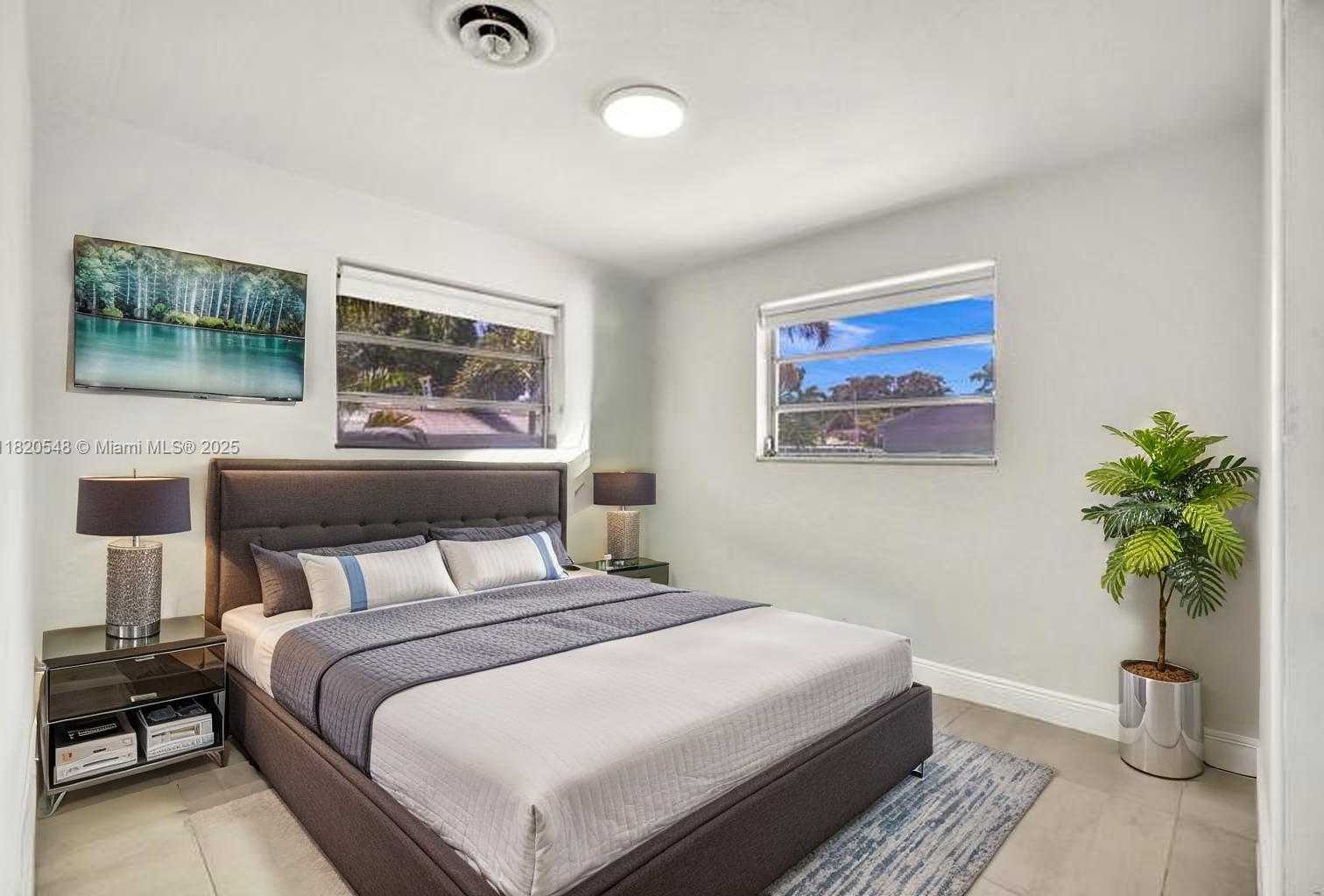 Small Image of 3338 CLEVELAND ST, Hollywood Number 18