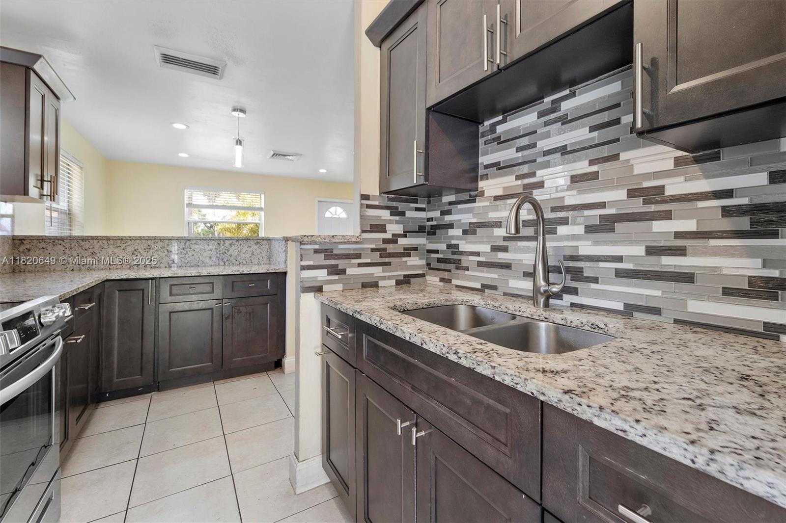 Small Image of 602 EL PRADO, West Palm Beach Number 14