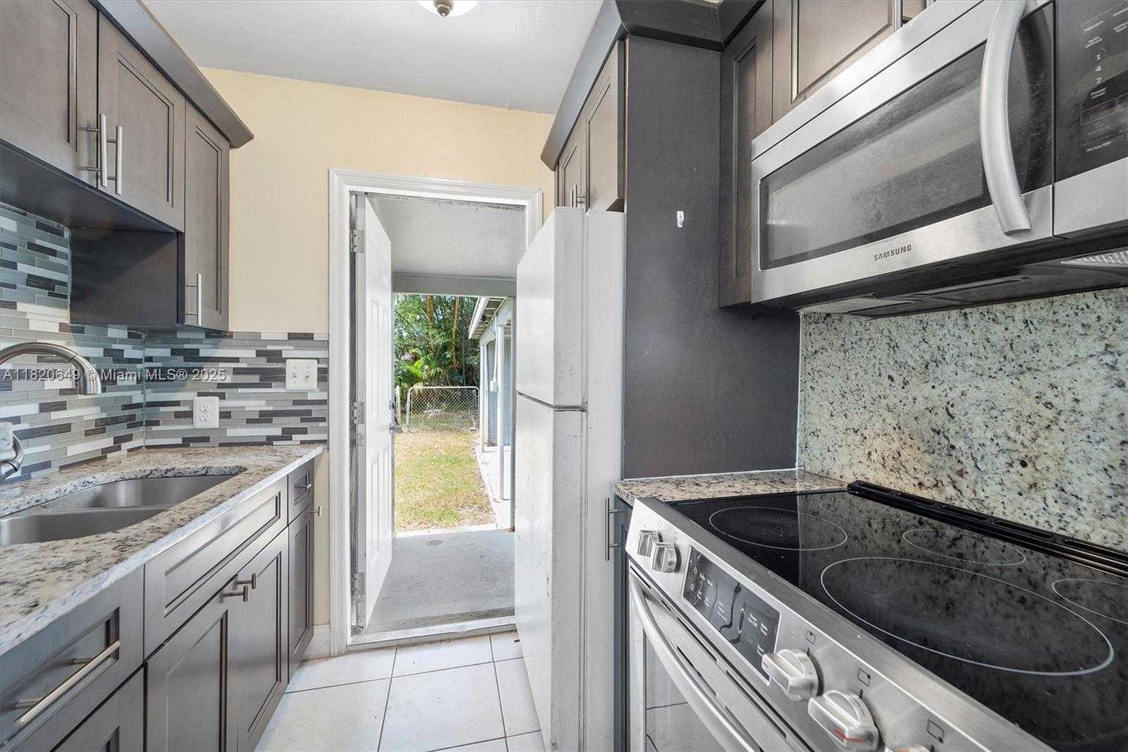 Small Image of 602 EL PRADO, West Palm Beach Number 16