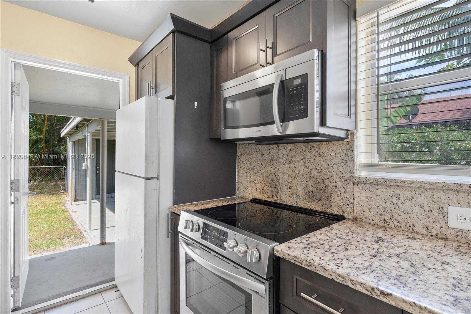 Small Image of 602 EL PRADO, West Palm Beach Number 17