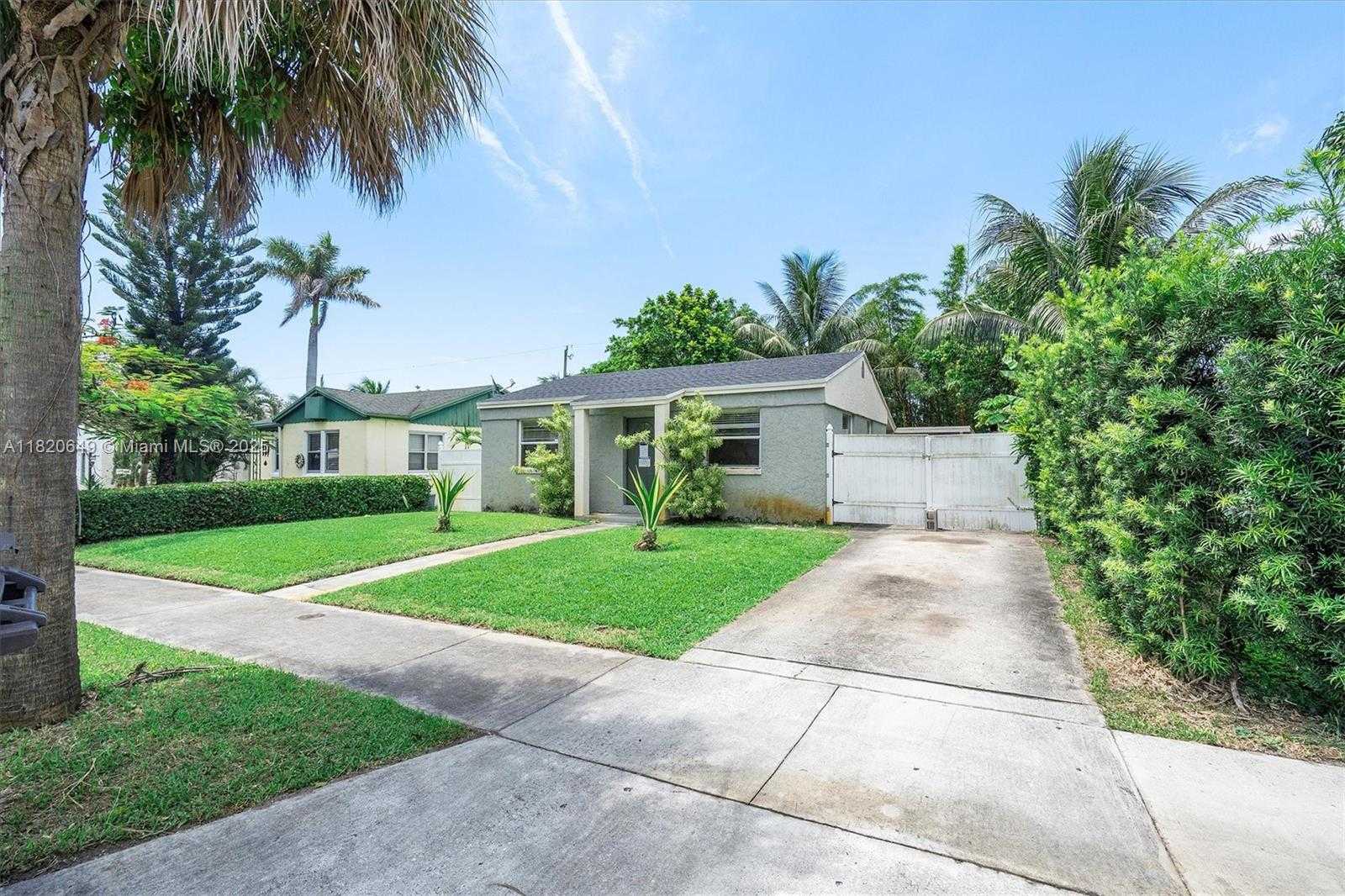 Small Image of 602 EL PRADO, West Palm Beach Number 2