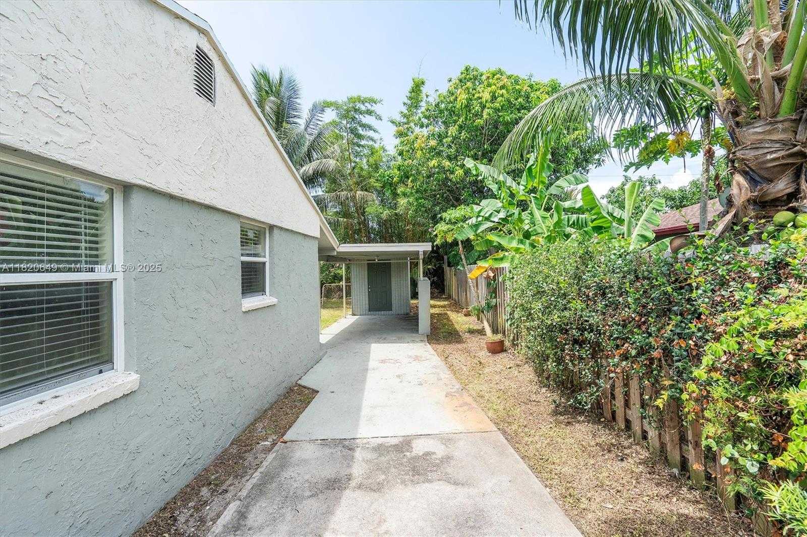 Small Image of 602 EL PRADO, West Palm Beach Number 25