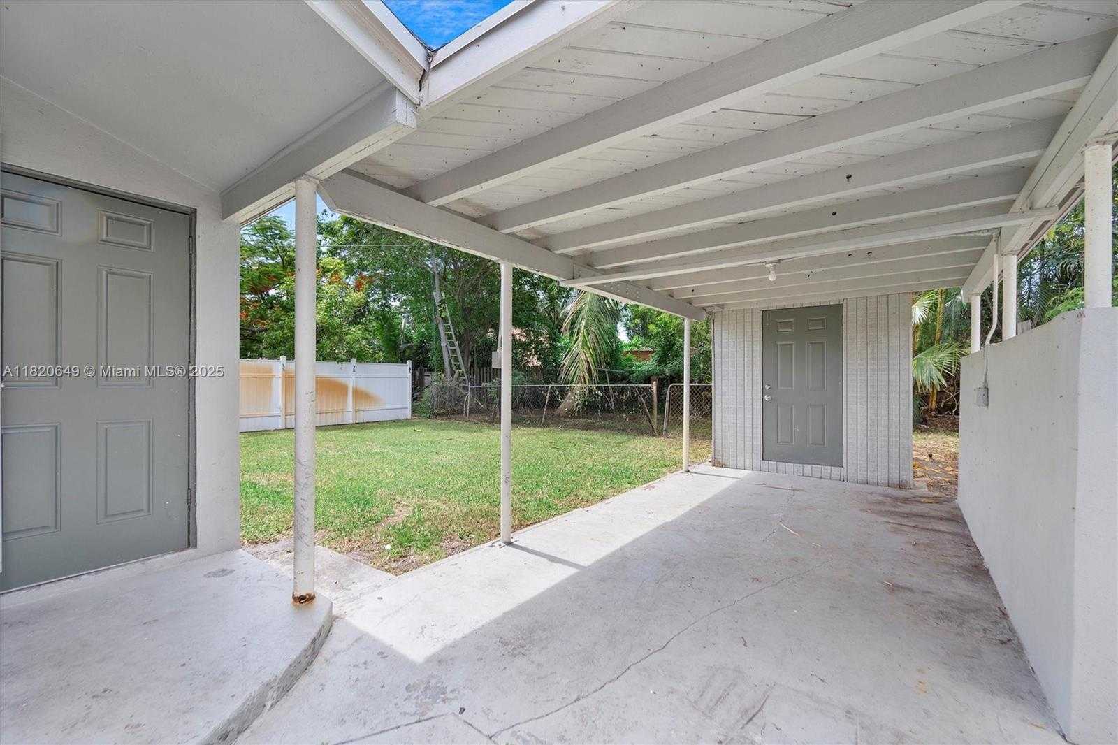 Small Image of 602 EL PRADO, West Palm Beach Number 32