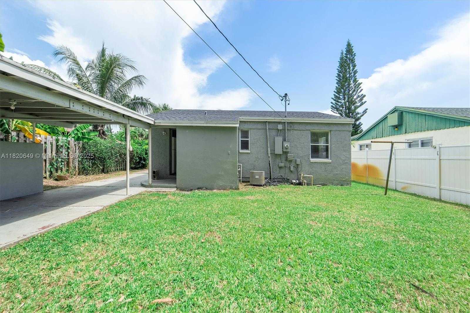 Small Image of 602 EL PRADO, West Palm Beach Number 33