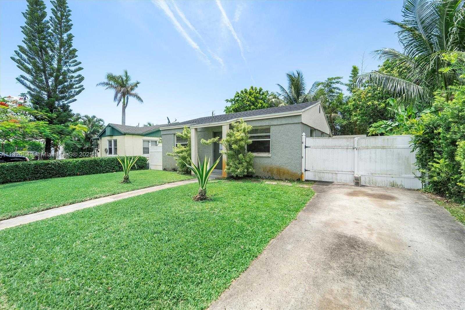 Small Image of 602 EL PRADO, West Palm Beach Number 6