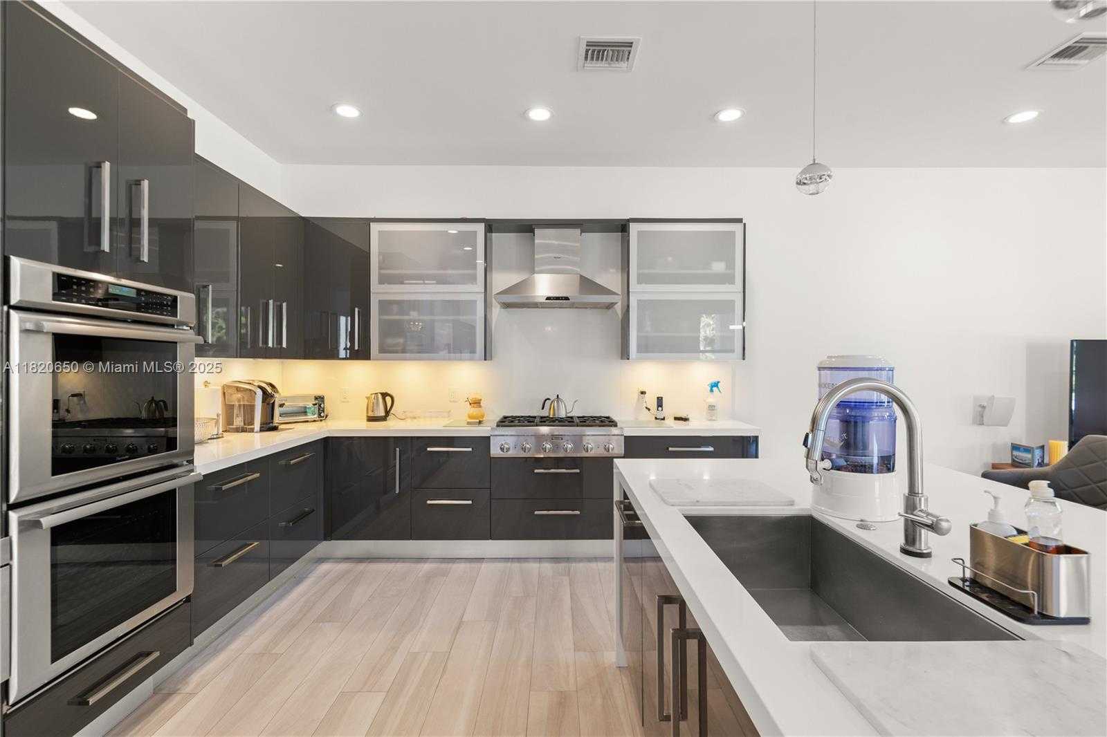 Small Image of 11901 NORTH WEST 12TH ST, Plantation Number 11