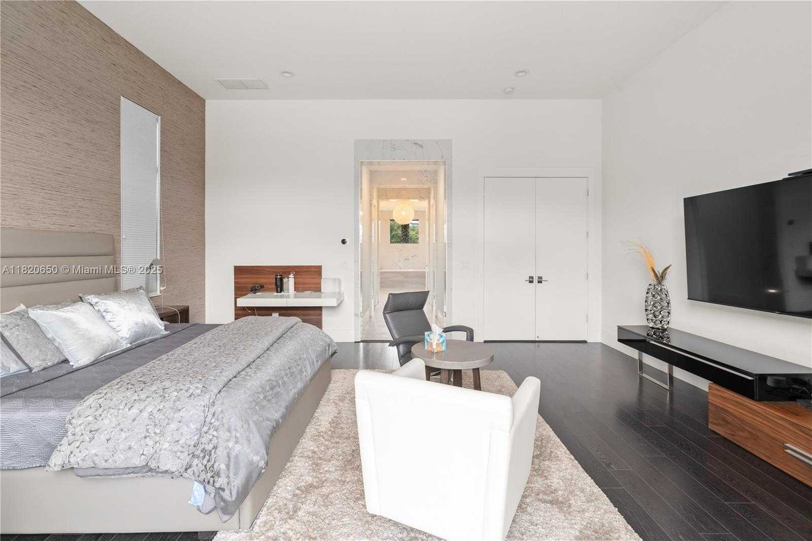 Small Image of 11901 NORTH WEST 12TH ST, Plantation Number 22