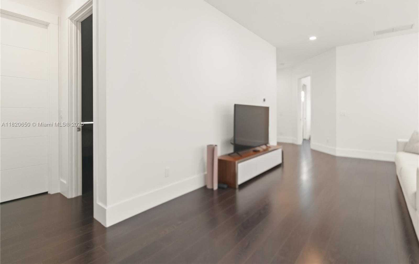 Small Image of 11901 NORTH WEST 12TH ST, Plantation Number 37