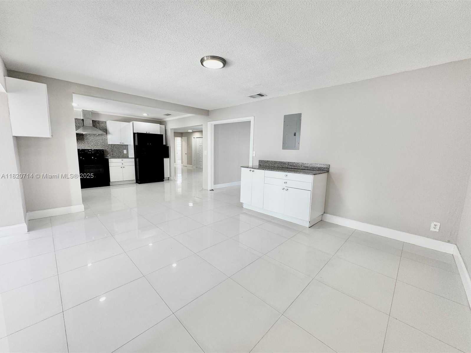 Small Image of 4905 HARRISON ST, Hollywood Number 13