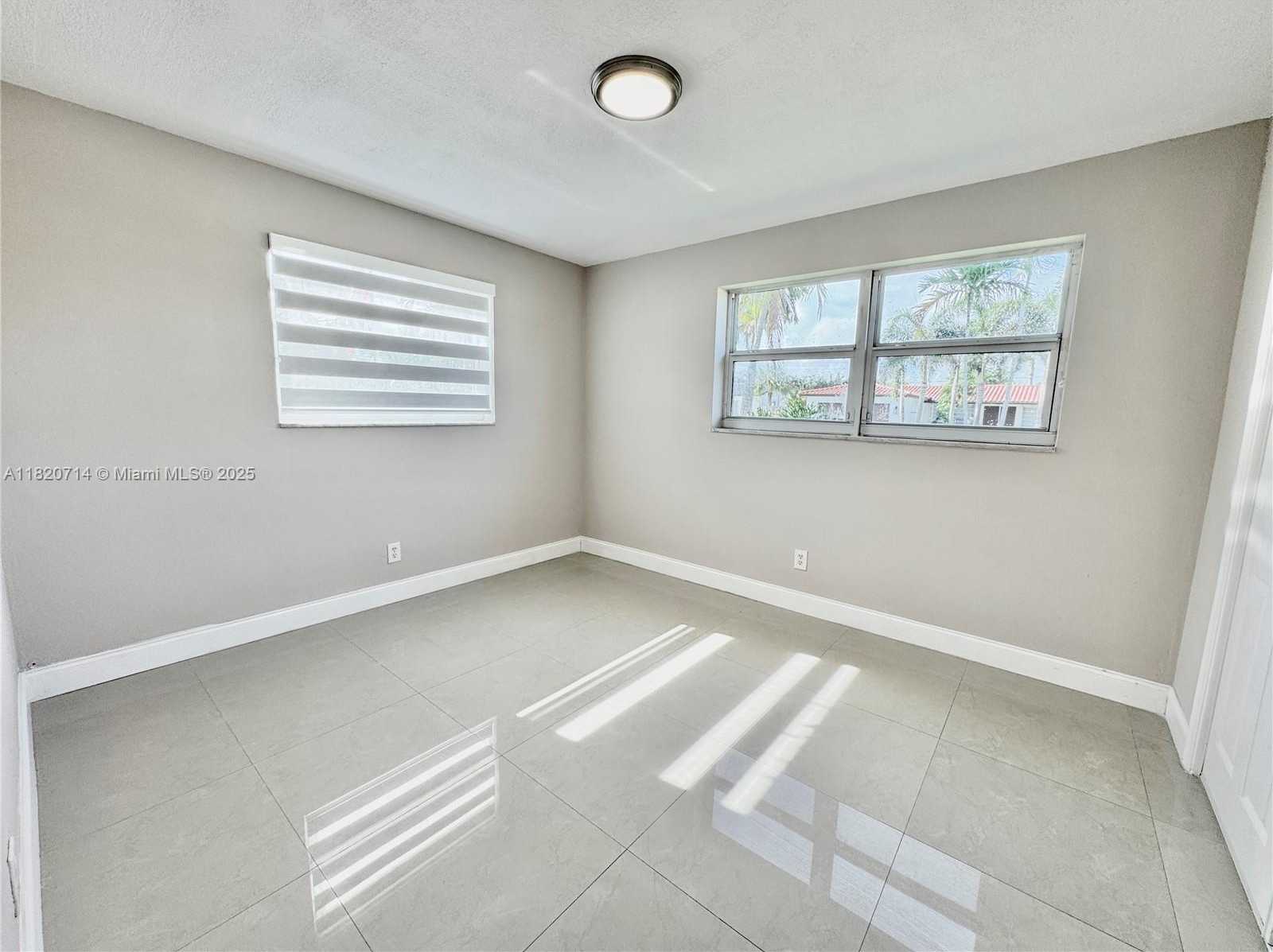 Small Image of 4905 HARRISON ST, Hollywood Number 16