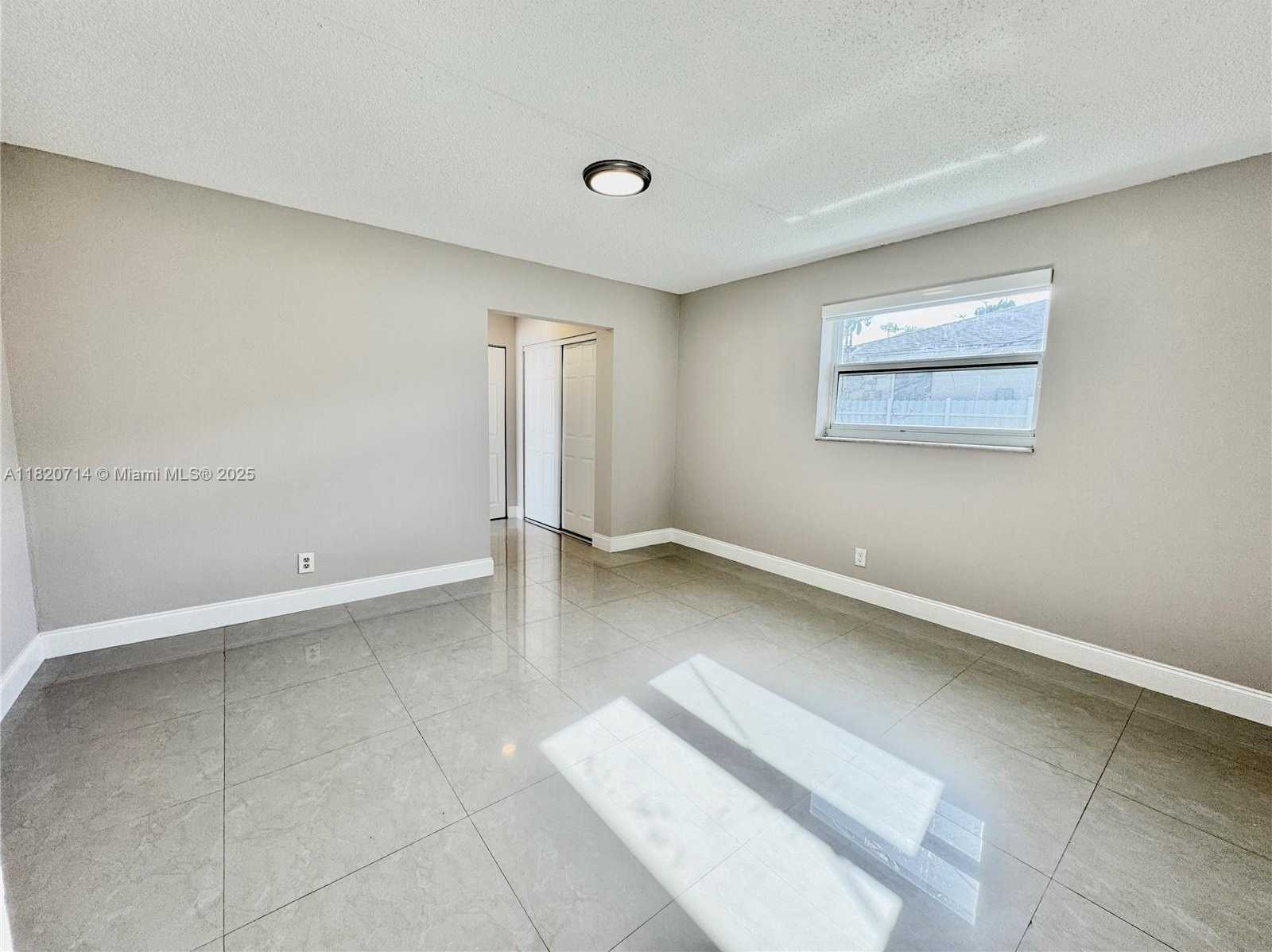 Small Image of 4905 HARRISON ST, Hollywood Number 19