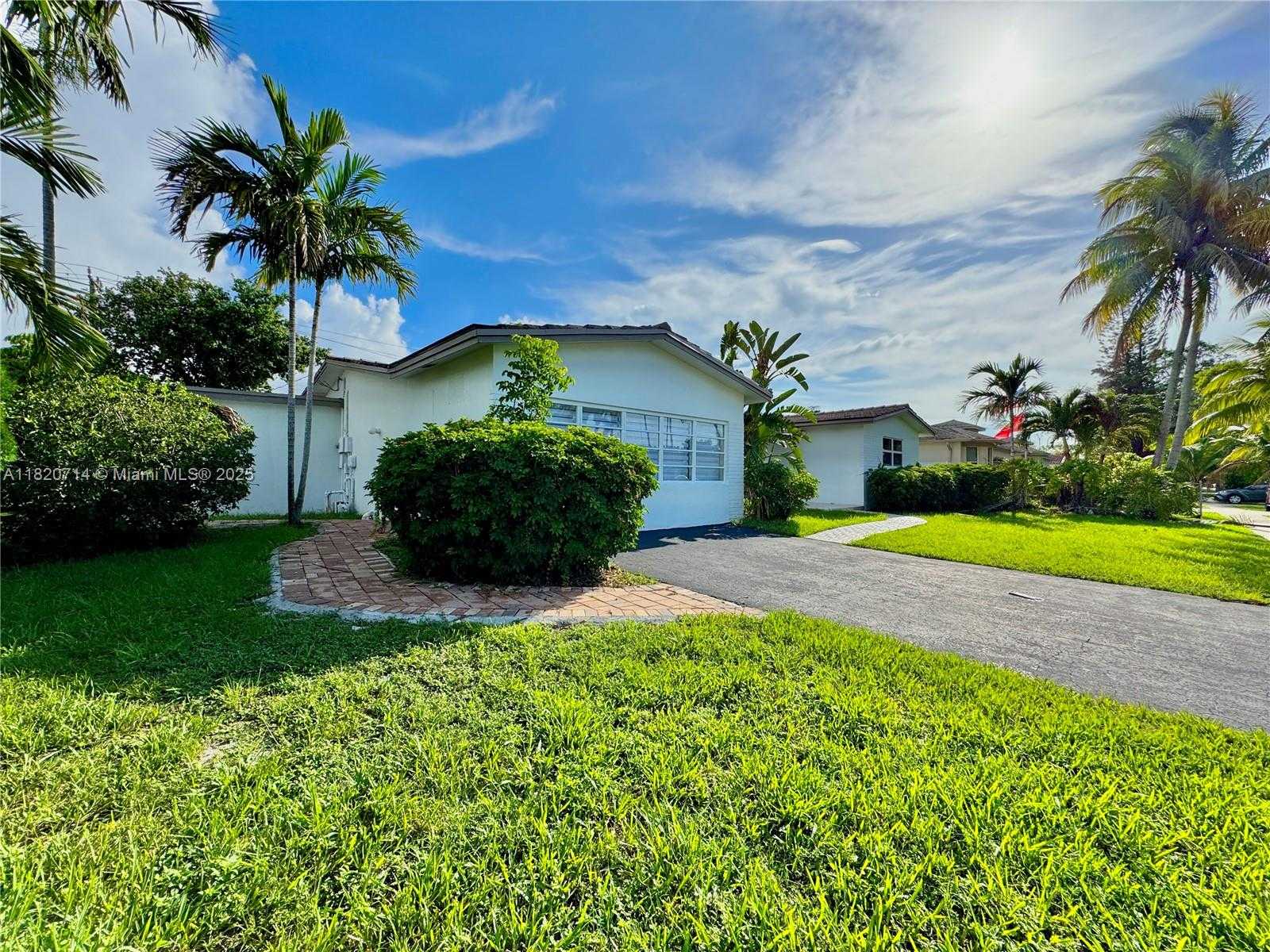 Small Image of 4905 HARRISON ST, Hollywood Number 2