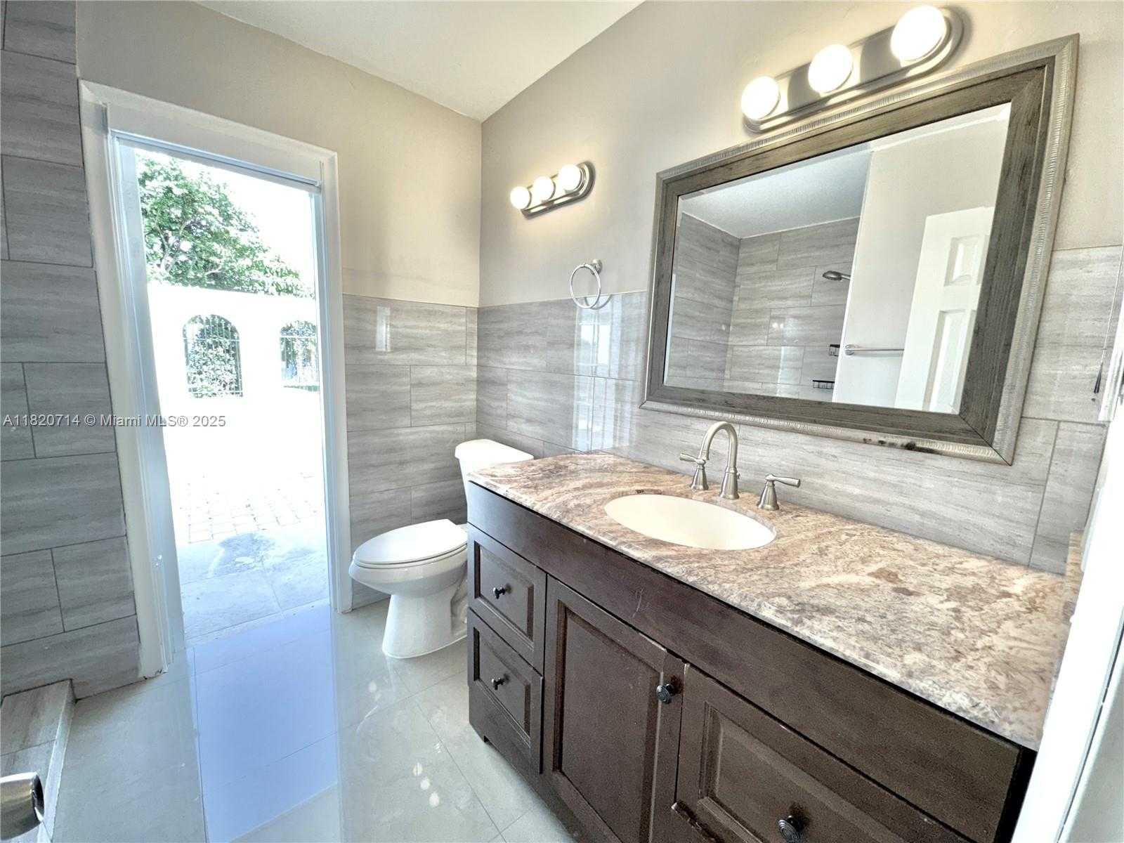 Small Image of 4905 HARRISON ST, Hollywood Number 21