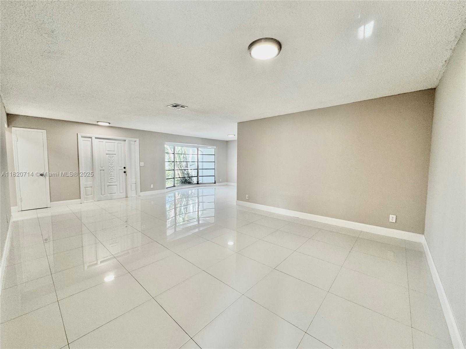 Small Image of 4905 HARRISON ST, Hollywood Number 5