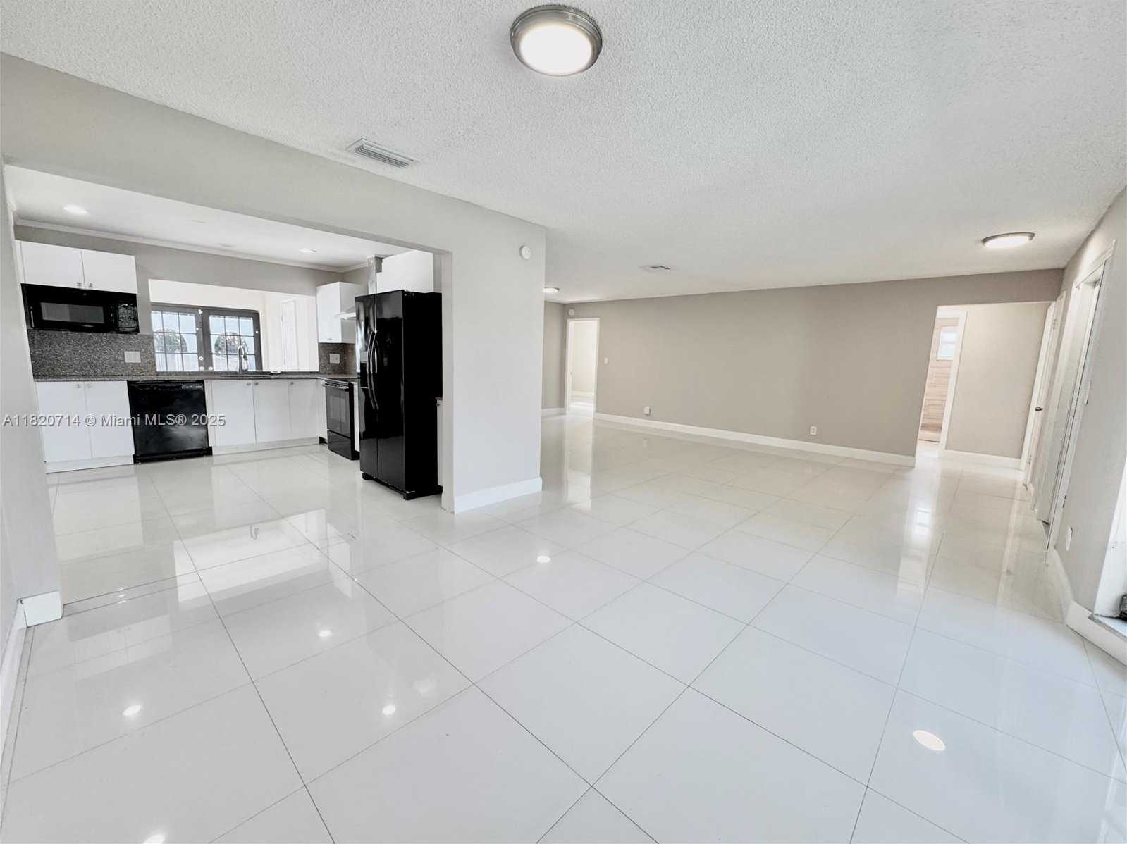 Small Image of 4905 HARRISON ST, Hollywood Number 6