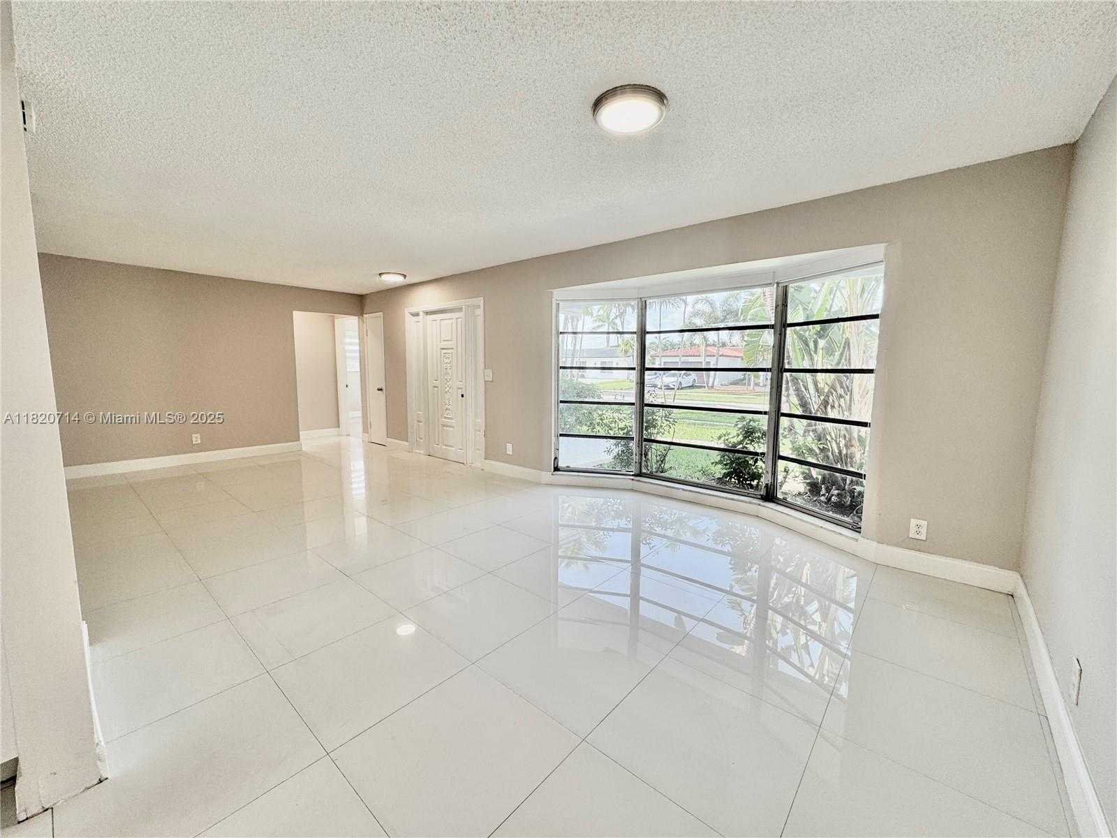 Small Image of 4905 HARRISON ST, Hollywood Number 7