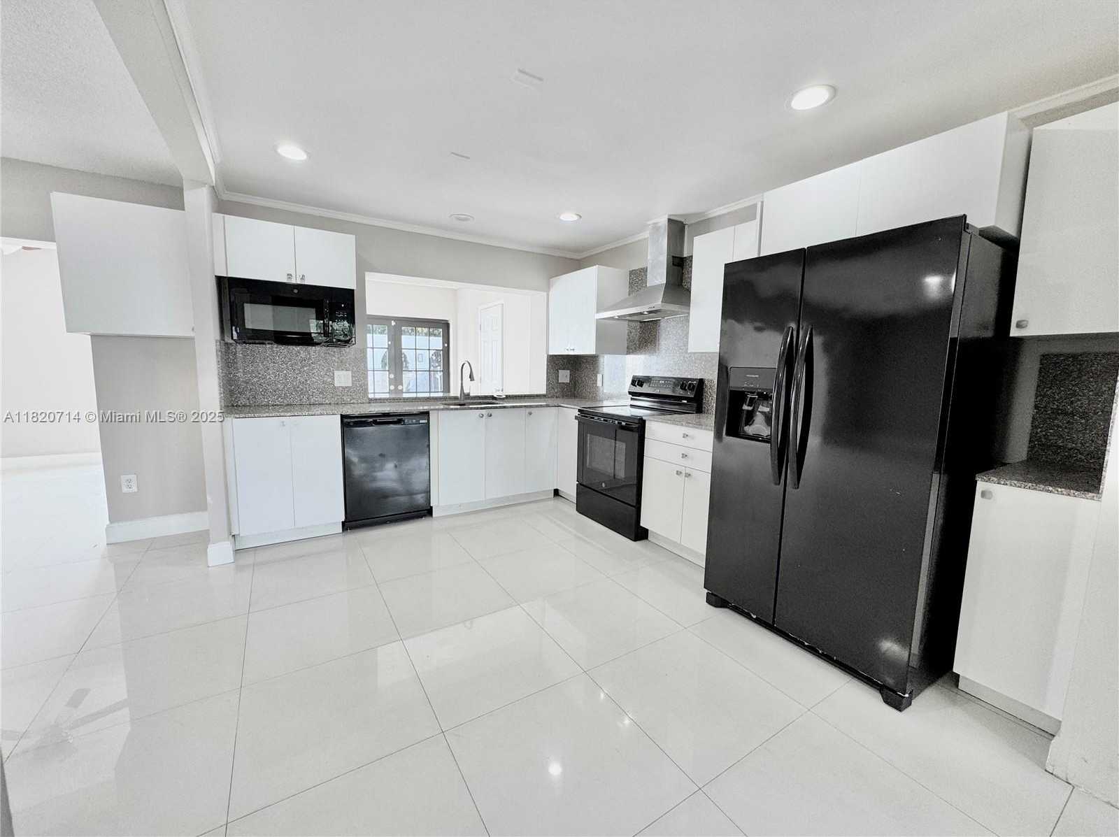 Small Image of 4905 HARRISON ST, Hollywood Number 8