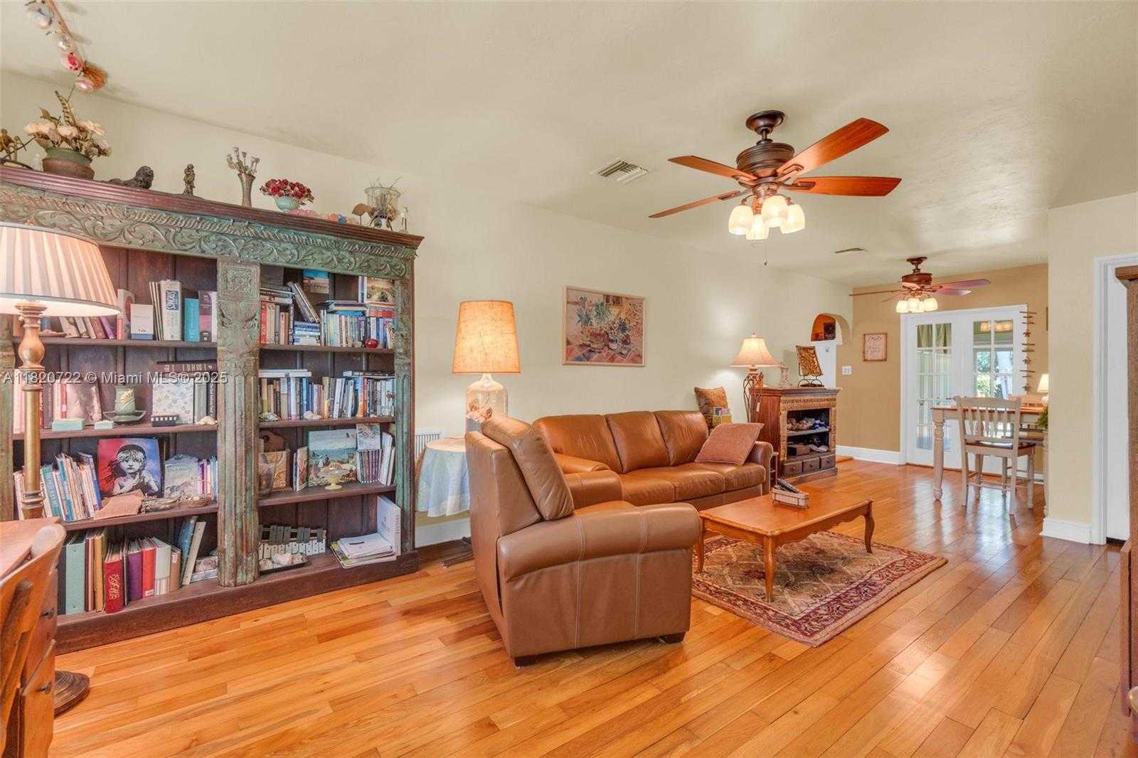 Small Image of 1521 FUNSTON ST, Hollywood Number 12