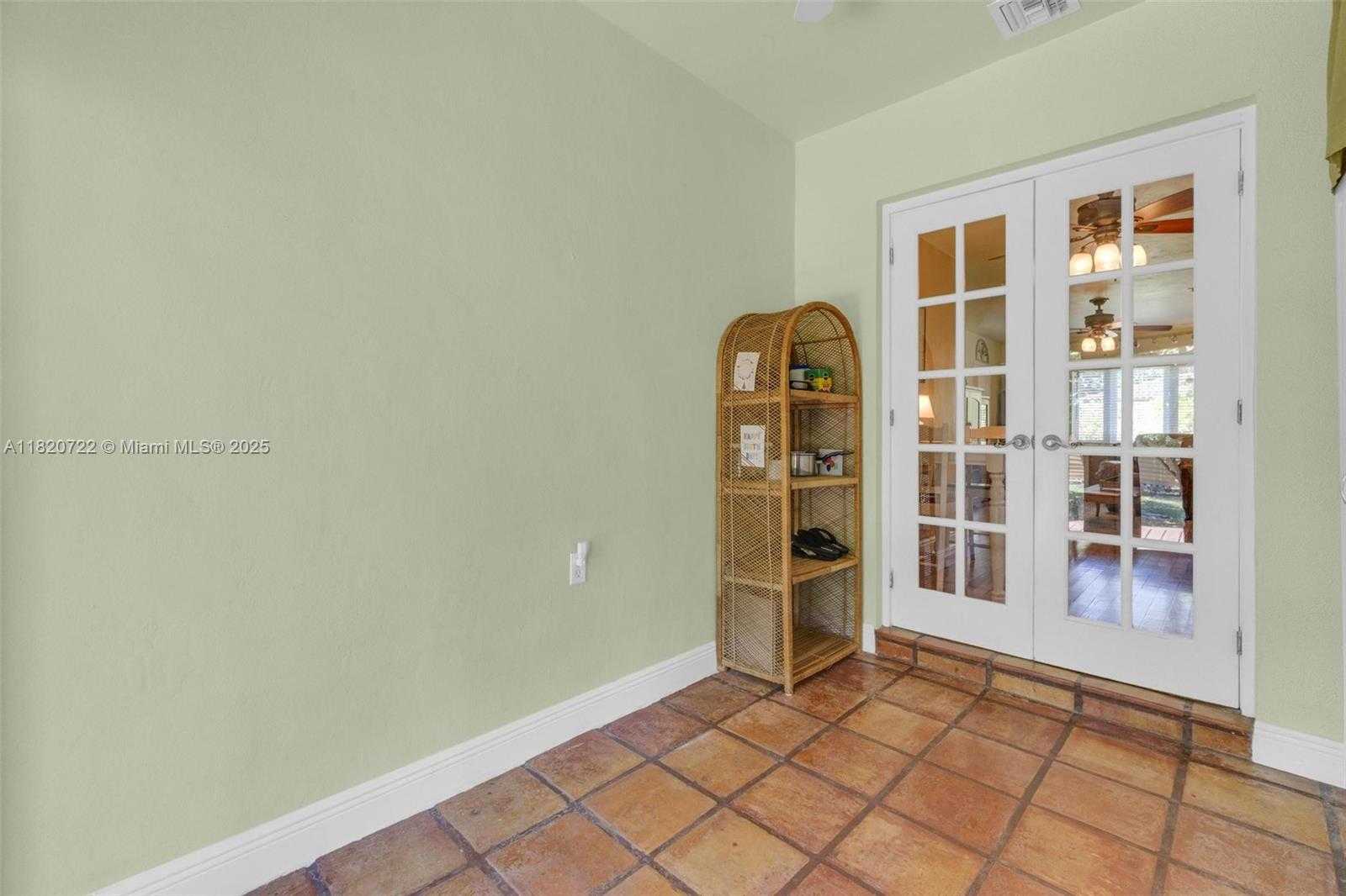 Small Image of 1521 FUNSTON ST, Hollywood Number 16