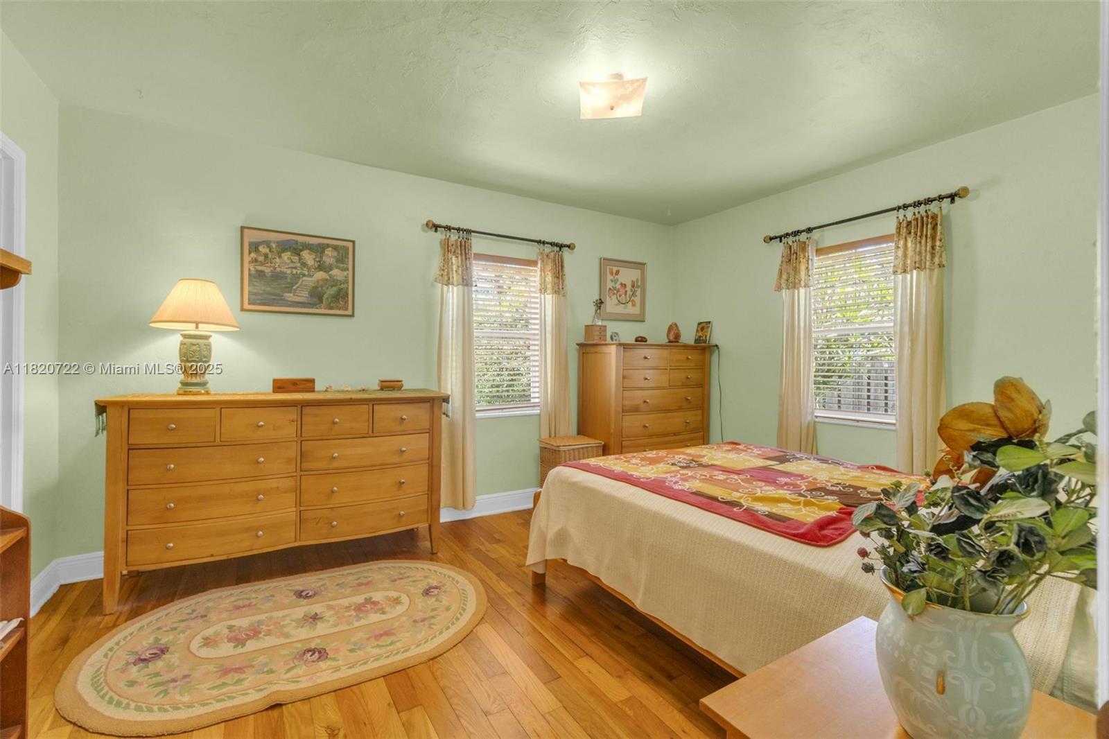 Small Image of 1521 FUNSTON ST, Hollywood Number 5