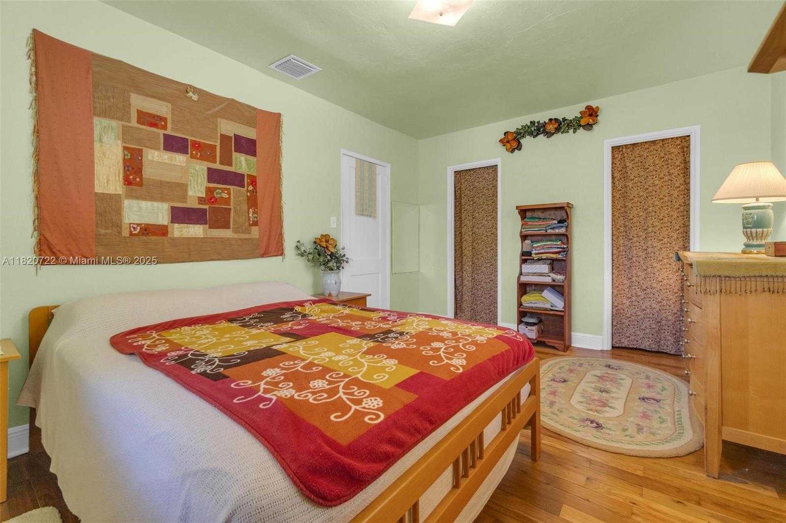 Small Image of 1521 FUNSTON ST, Hollywood Number 6