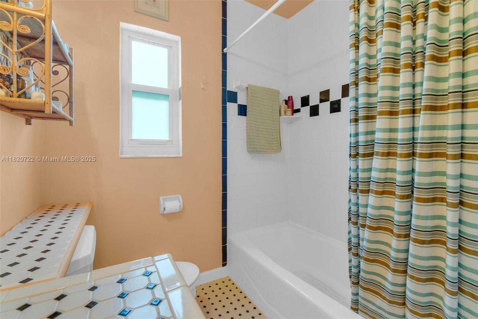 Small Image of 1521 FUNSTON ST, Hollywood Number 8