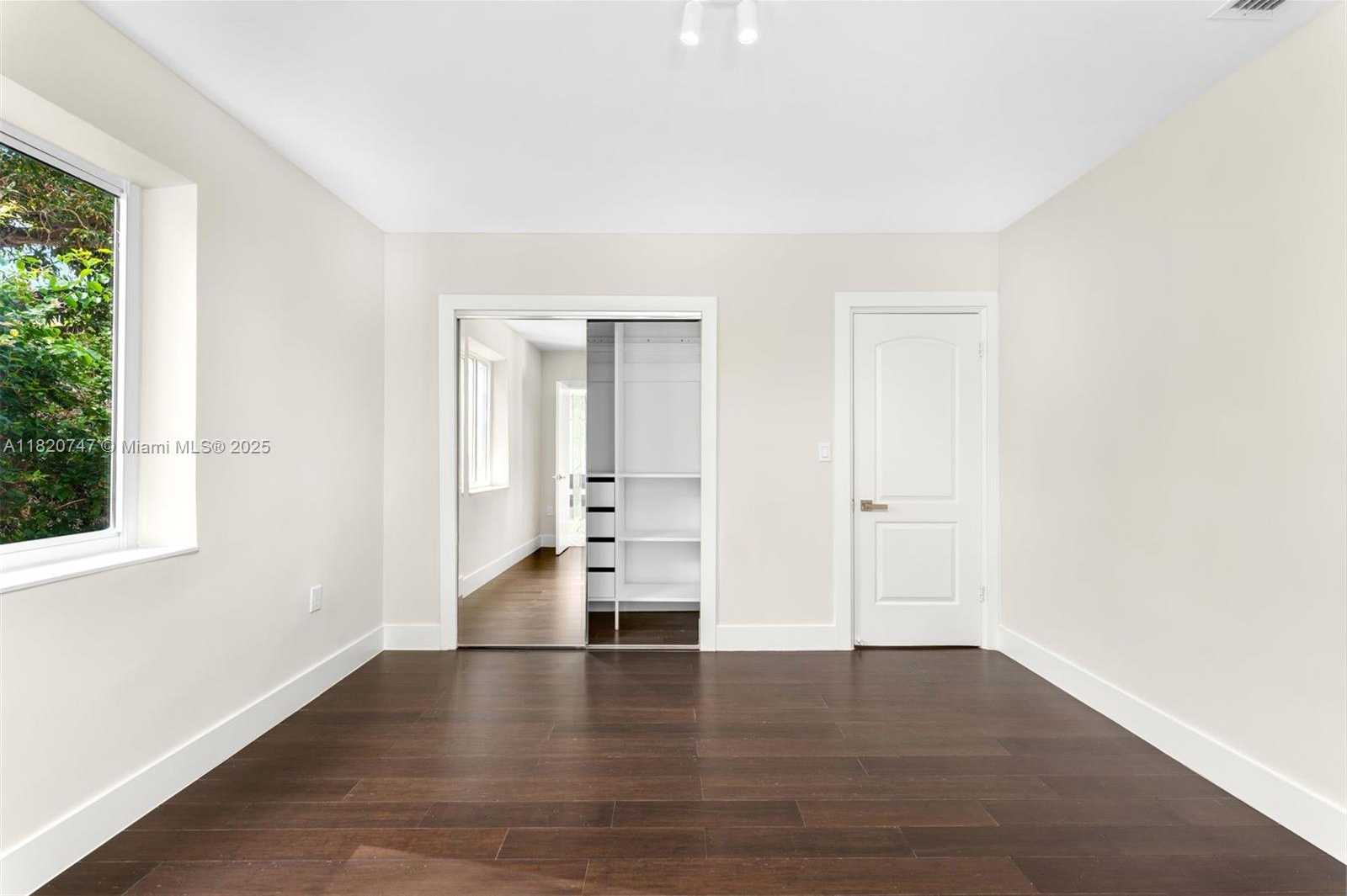 Small Image of 427 WEST 43RD ST, Miami Beach Number 20