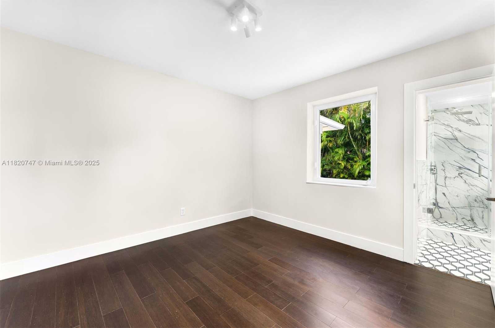 Small Image of 427 WEST 43RD ST, Miami Beach Number 21