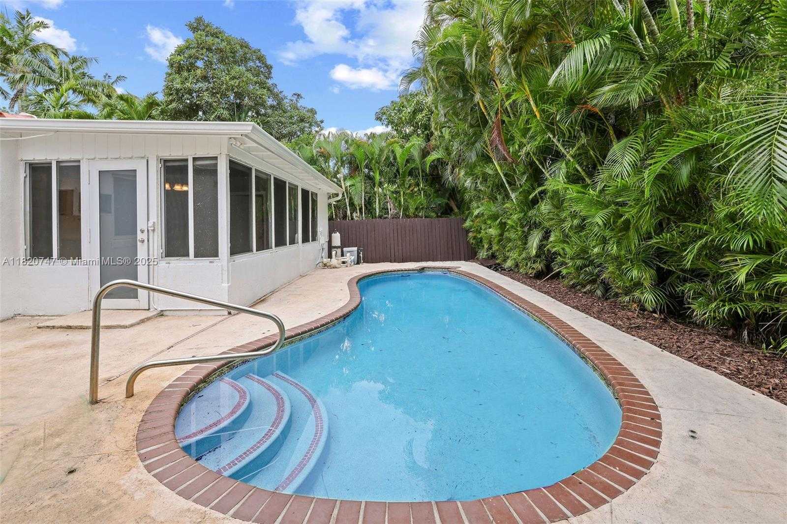 Small Image of 427 WEST 43RD ST, Miami Beach Number 27
