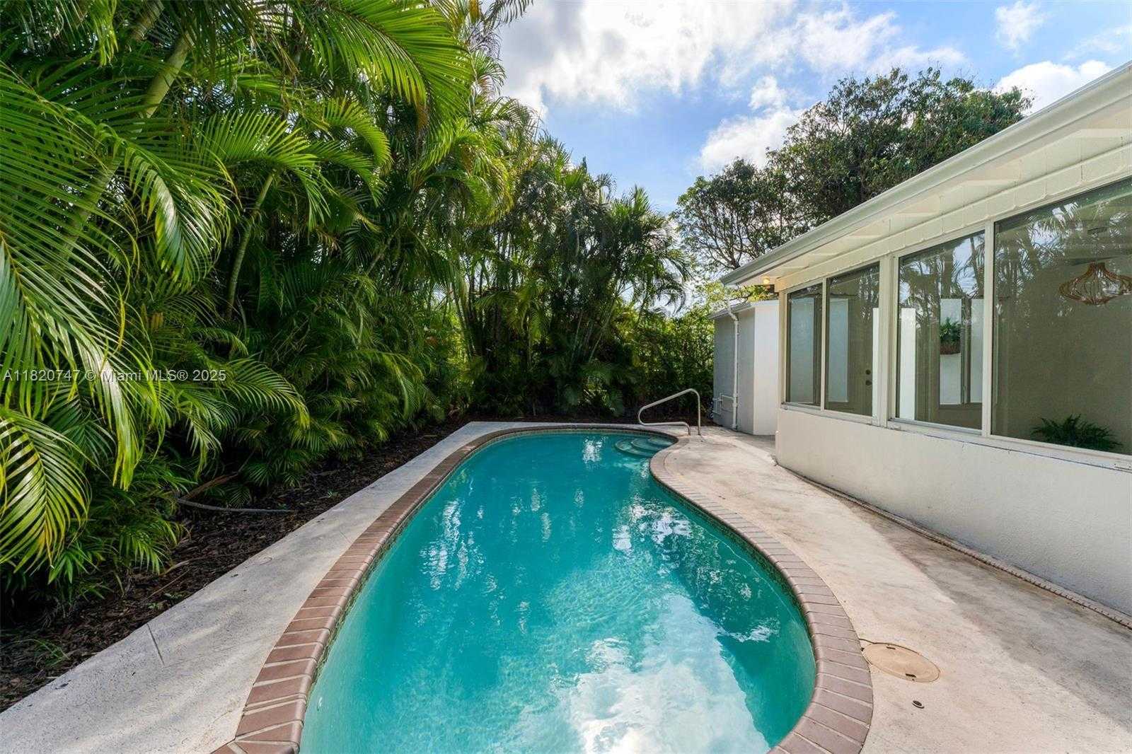 Small Image of 427 WEST 43RD ST, Miami Beach Number 29