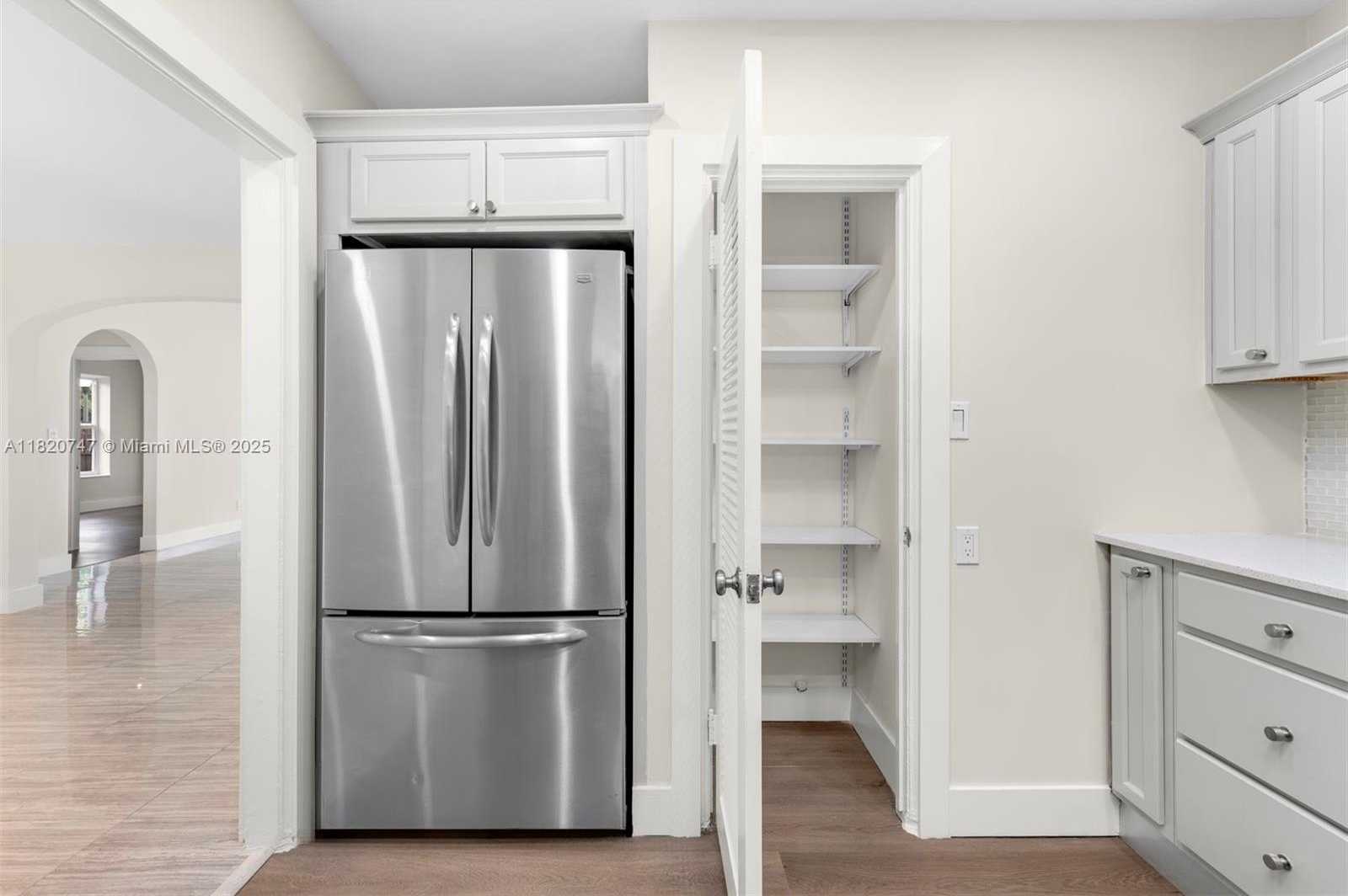 Small Image of 427 WEST 43RD ST, Miami Beach Number 7