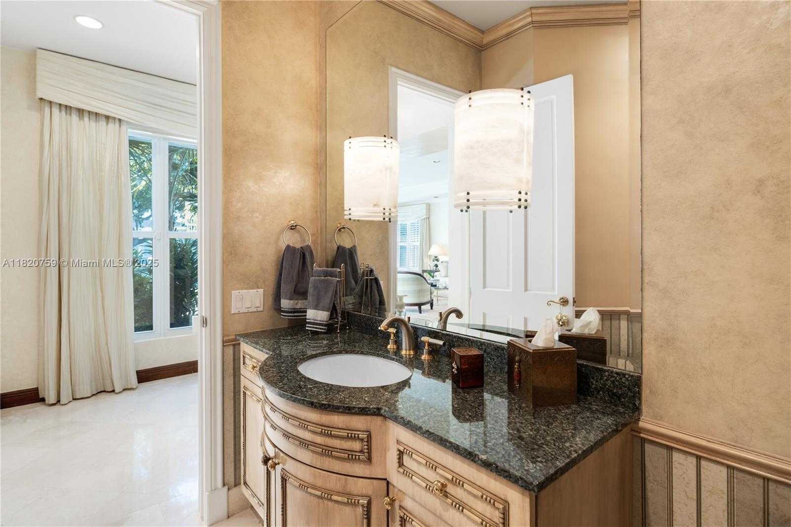 Small Image of 180 SOLANO PRADO, Coral Gables Number 12