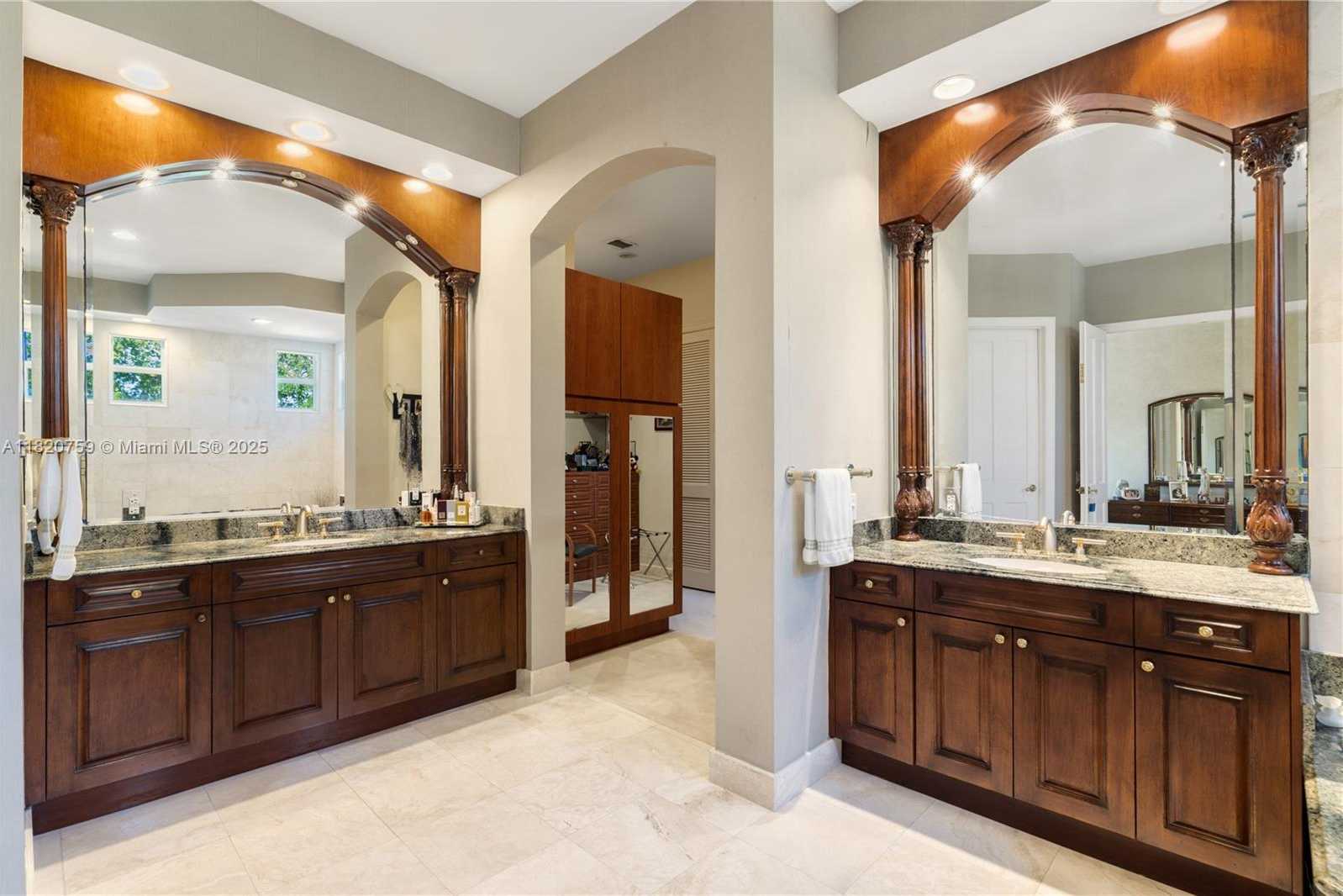 Small Image of 180 SOLANO PRADO, Coral Gables Number 20