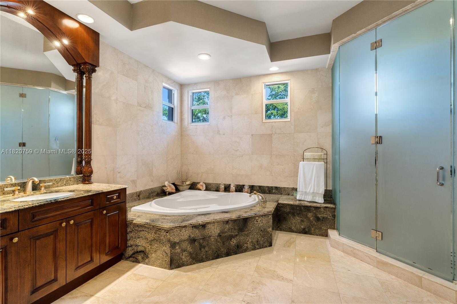 Small Image of 180 SOLANO PRADO, Coral Gables Number 21