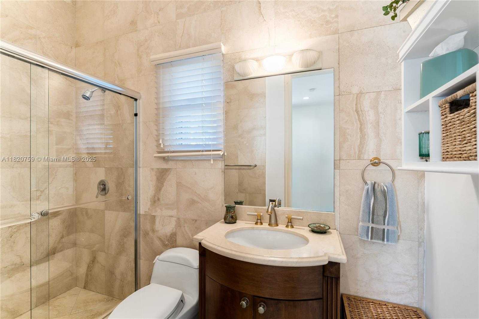Small Image of 180 SOLANO PRADO, Coral Gables Number 31