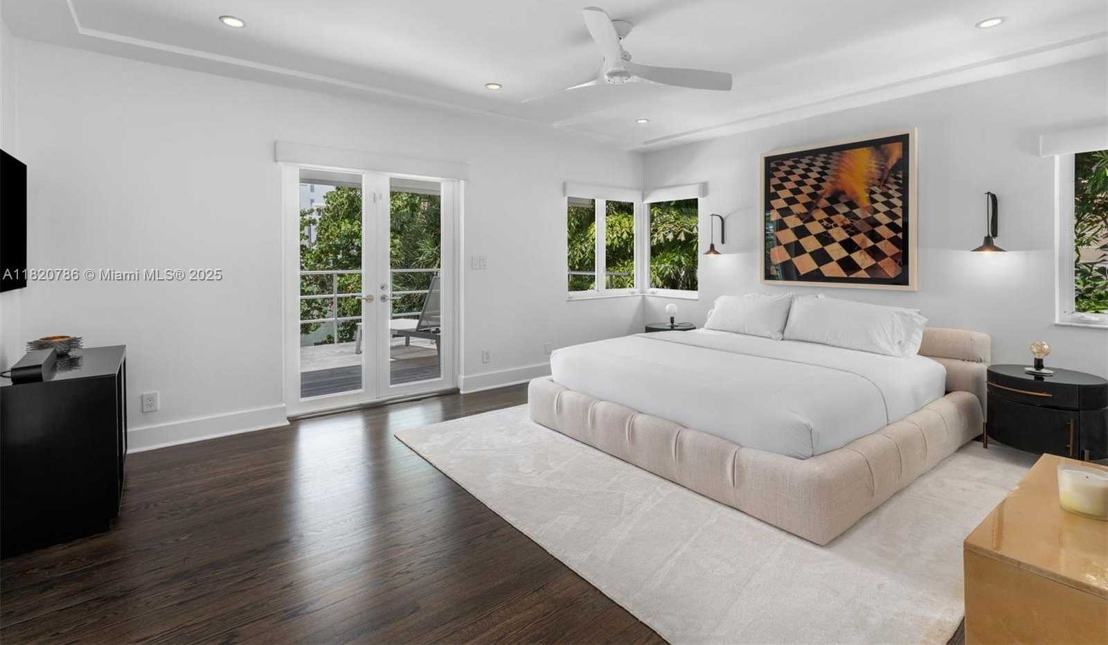 Small Image of 6165 PINE TREE DR, Miami Beach Number 15