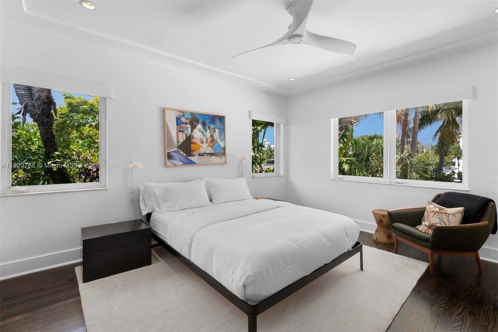 Small Image of 6165 PINE TREE DR, Miami Beach Number 18