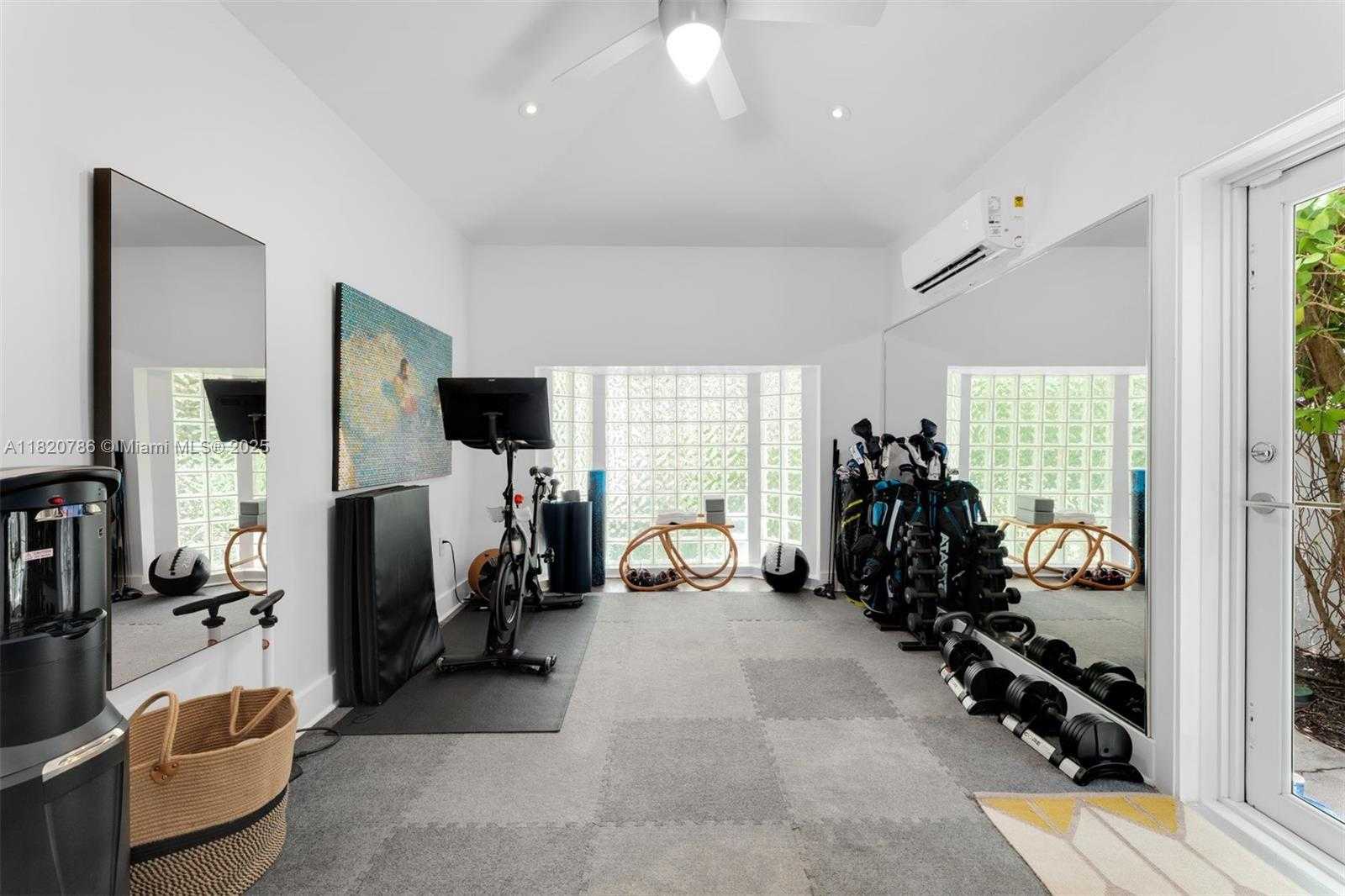 Small Image of 6165 PINE TREE DR, Miami Beach Number 22